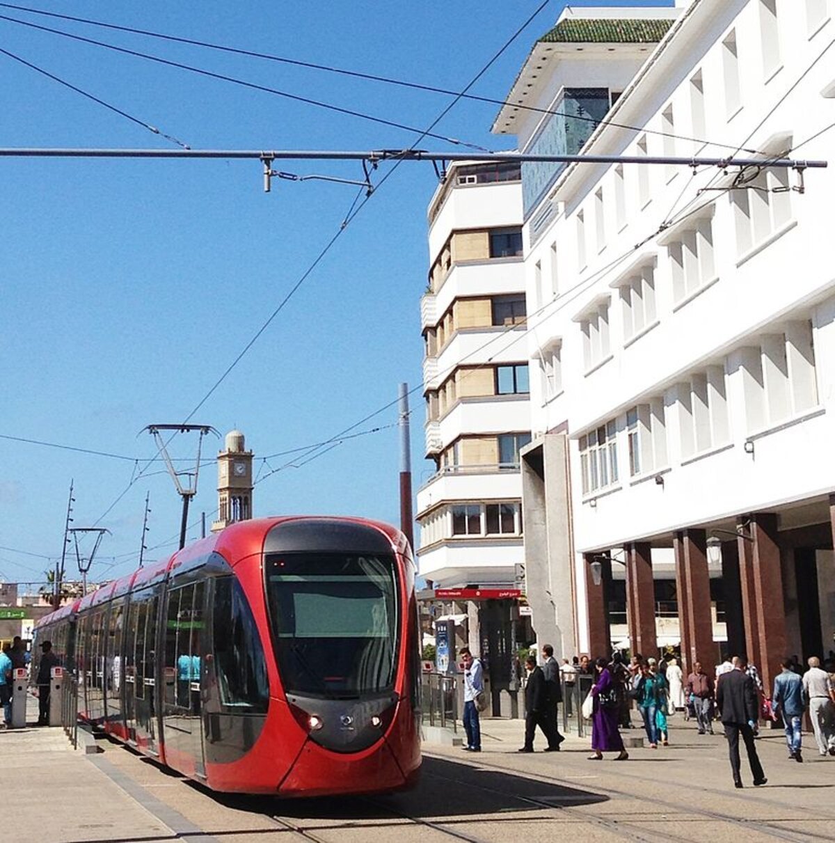 Le tramway Casablanca pris d'assaut par les marchands ambulants